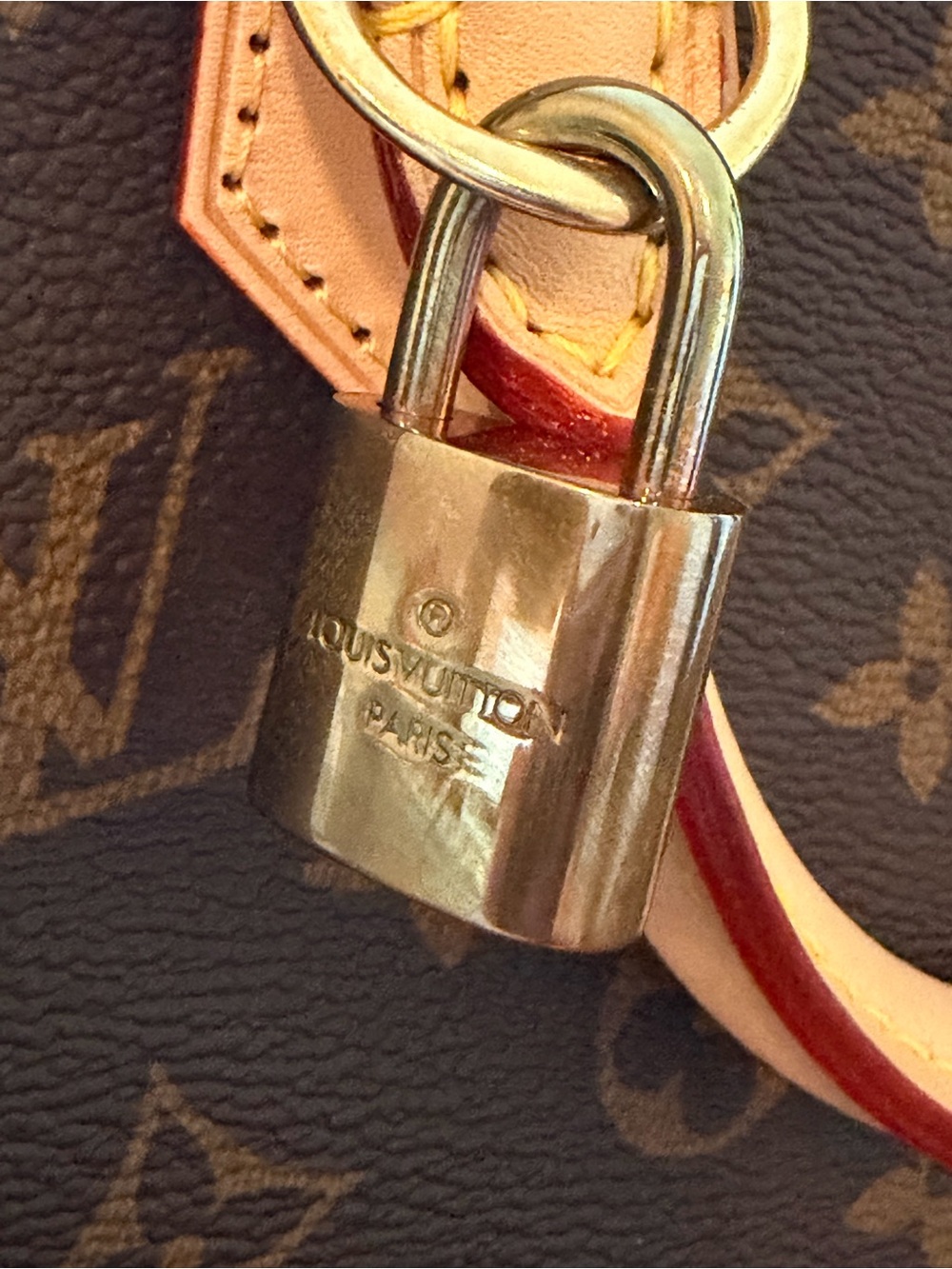 Louis Vuitton Monogram Alma PM - Picture 4 of 9